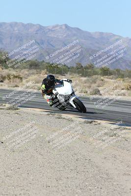 media/Dec-04-2025-Racers Edge (Thu) [[5ebc9f124d]]/3-B Group/3-Session 2 (Turn 7 Inside)/